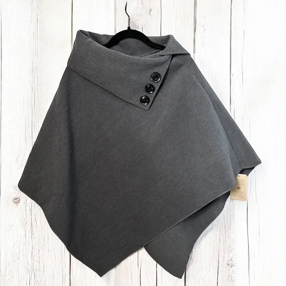 Women’s Wool Made in Italy Grey Turn Down Collar Button Poncho Cape NWT - Picture 2 of 7